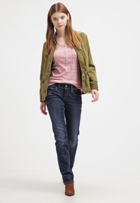 Thumbnail Image 3