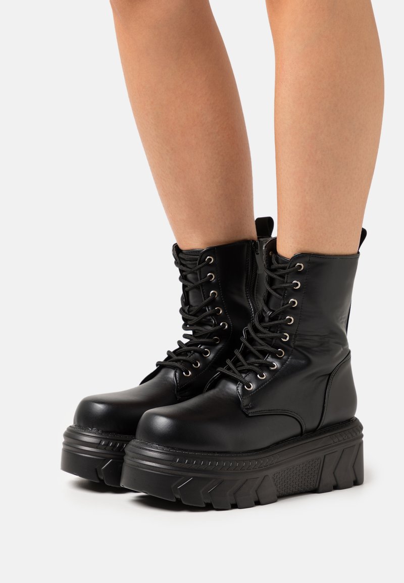 Koi Footwear TALWAR CHUNKY STOMPER BOOTS Platform bokacsizmák black/fekete Zalando.hu
