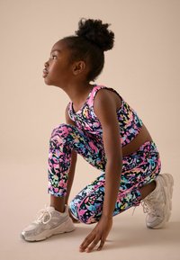 Next CROP - Felső - multi black