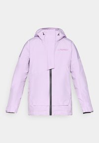 Giacca impermeabile viola chiaro con cappuccio, dotata di una cerniera frontale, polsini elasticizzati e un logo rosa nella zona sinistra del petto.