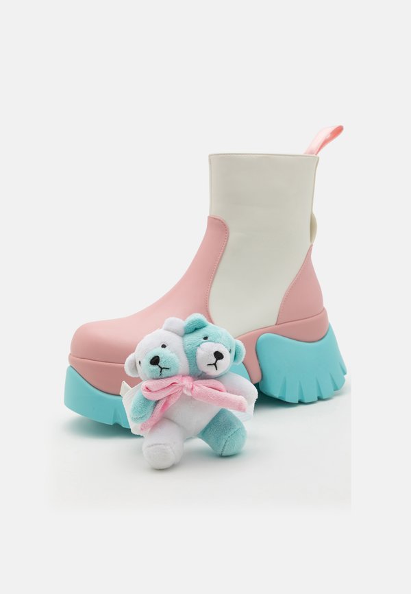 TEDDY BEAR PLATFORM BOOTS - Platform ankle boots3