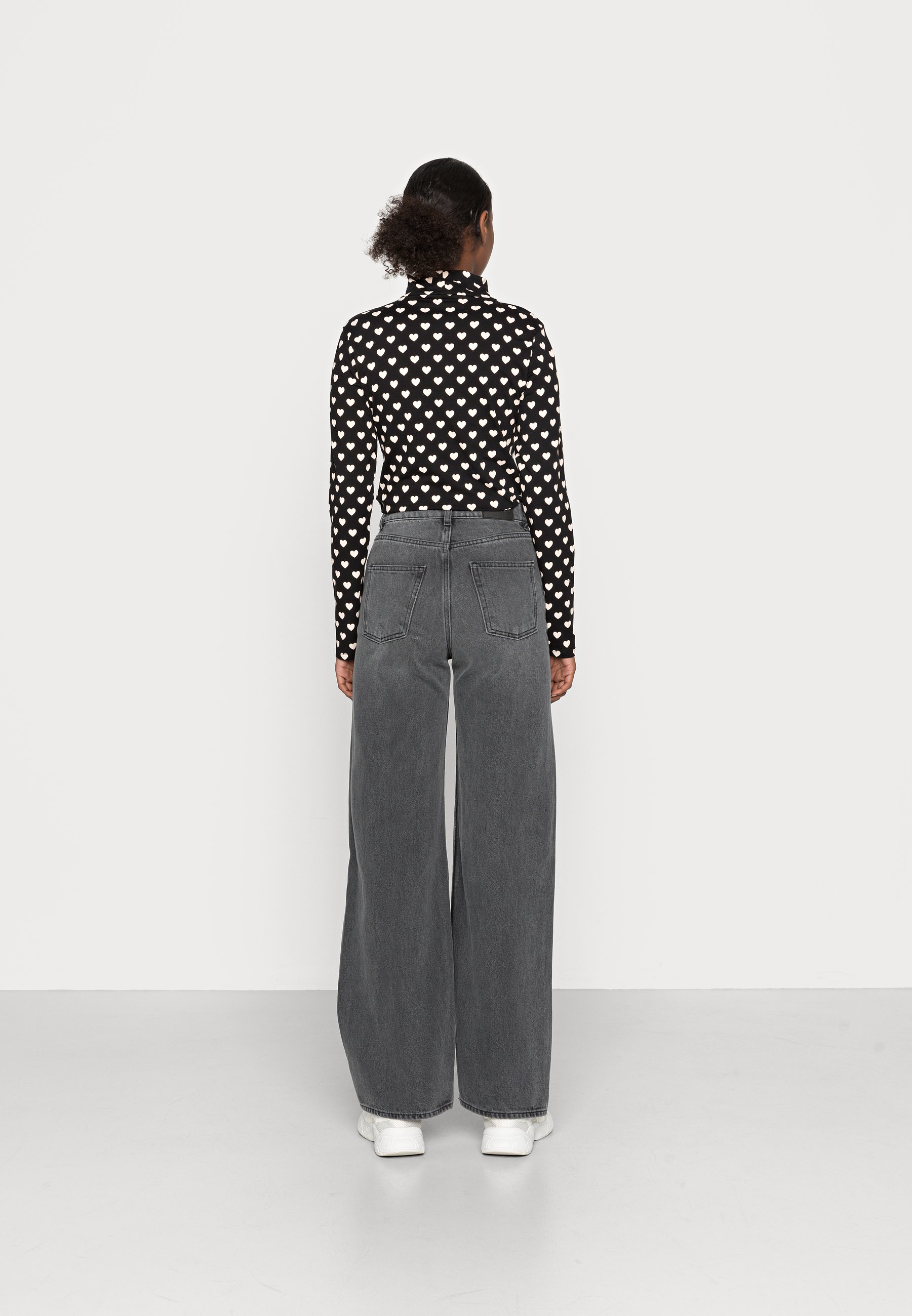 Monki YOKO - Relaxed fit jeans - black 