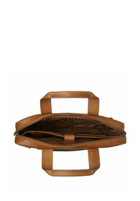 Sac fourre-tout en cuir marron avec doubles poignées, fermeture éclair en haut et un intérieur spacieux doté de compartiments d'organisation et d'une texture lisse.