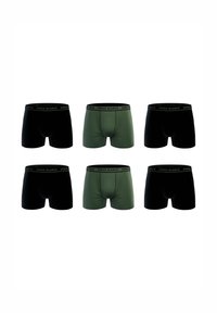 Lot de six boxers : deux verts et quatre noirs. Fabriqués en tissu lisse, chacun présente une ceinture noire avec le logo "Serge Blanco".