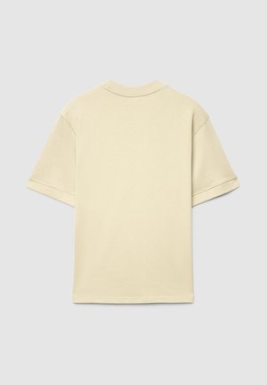 Short-sleeve, light beige t-shirt with a round neckline and a relaxed fit. Made from soft cotton, featuring a simple, unadorned design.