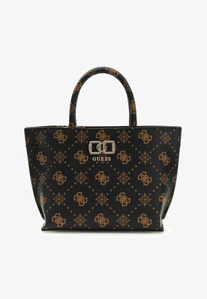 Sac fourre-tout Guess noir et marron avec un motif répétitif du logo, double poignée, un fermoir argenté et une plaque portant le nom Guess à l'avant.