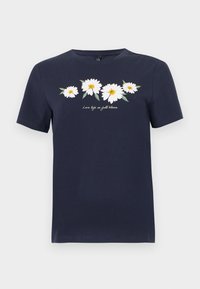 T-shirt bleu marine à manches courtes avec quatre marguerites blanches et des feuilles vertes sur la poitrine, et texte "Live life in full bloom" en dessous.