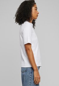 Urban Classics CLASSY - T-Shirt basic - white