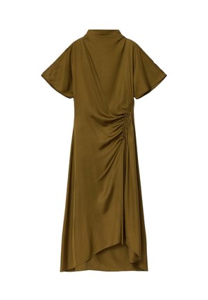 Olivengrøn midi-kjole med korte ærmer, høj hals, sidesammensyning og asymmetrisk kant, der falder ned på den ene side.