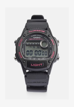 Orologio digitale con cassa e cinturino in plastica nera. Presenta un LCD grigio, accenti rosa e pulsanti per le funzioni di luce, allarme e frazione. Resistente all'acqua.