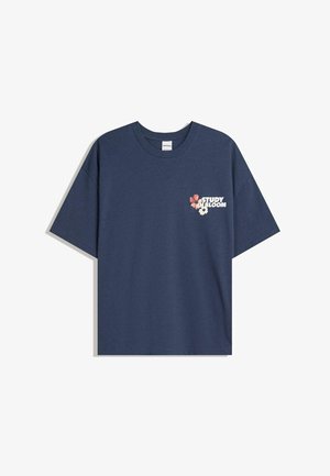 Marineblaue Baumwoll-T-Shirt mit Rundhalsausschnitt, mit einem Frontgrafik von Blumen und dem Text "STUDY IN BLOOM" in Weiß und Pink.