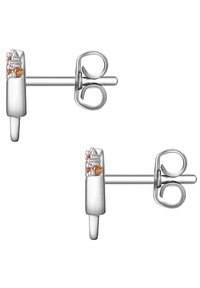 Strieborné puzetové náušnice s hladkým povrchom, na jednej strane s klastra oranžových a priehľadných kameňov, zabezpečené motýlikovým zapínaním.