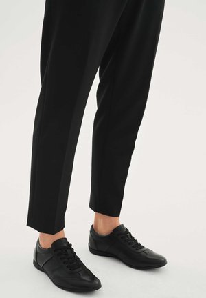 Kazar JOAO - Stringate sportive - black