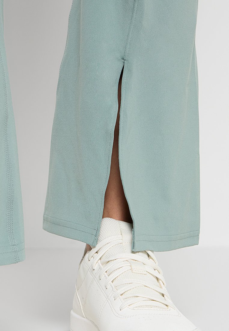MERIDIAN KICK FLARE PANT-GRN
