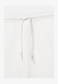 Non sélectionné, white