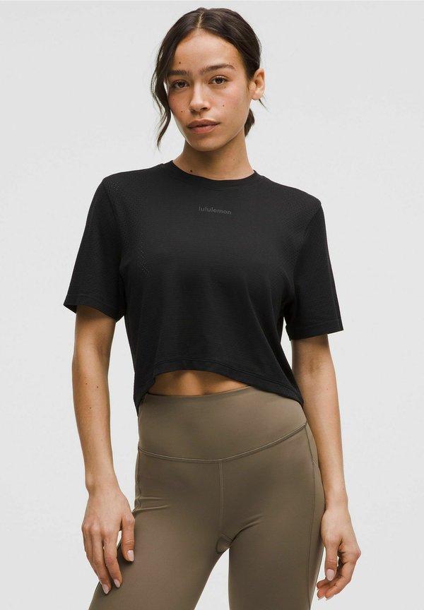 SWIFTLY HIGH-LOW CROPPED - Top