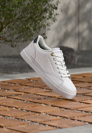 Tommy Hilfiger, FEMININE CUPSOLE - Sneakers basse - white/space blue