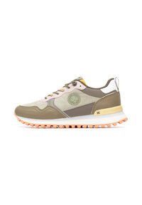 Zapatillas con una parte superior de gris claro, detalles en verde olivo y una suela texturizada. Presenta un logo redondo y una suela naranja en contraste.