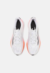 adidas Performance DURAMO SPEED - Scarpe da corsa su strada - footwear white/aurora metallic/solar red