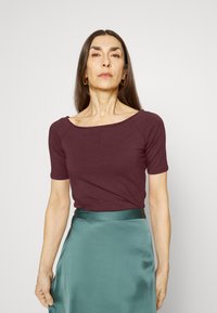 Modström TANSY - T-shirt básica - decadent chocolate