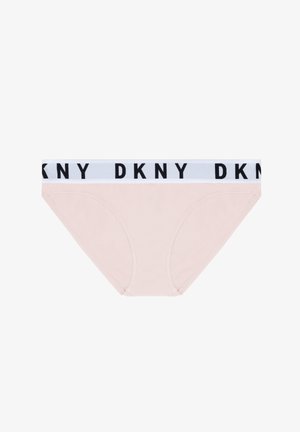 Lichtroze katoenen slip met een brede witte elastische tailleband met zwarte 'DKNY' branding. Soepele textuur en klassiek slipontwerp.