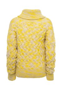 Maglione a maglia con un motivo testurizzato e intrecciato in giallo e crema. Presenta un colletto alto e arrotolato, e polsini e orlo a coste.