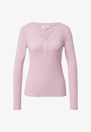 Langärmliges, eng anliegendes rosa Henley-Oberteil aus geripptem Material, mit V-Ausschnitt und drei Knöpfen auf der Knopfleiste.