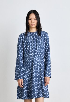 FIT FLARE DRESS - Dienas kleita - fossil blue