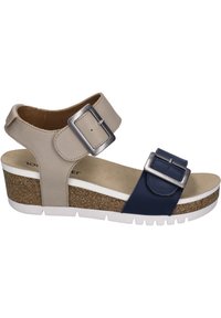 Sandales à talon compensé avec un schéma de couleurs gris clair et marine, dotées d'accents de boucle, d'une semelle en liège et d'une semelle intérieure texturée pour le confort.