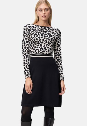 Robe pull - blackcream