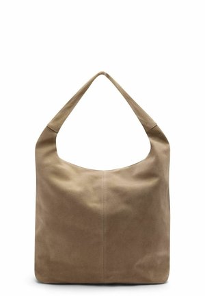 Zachte beige suède schoudertas met een brede band en een eenvoudige, onversierde rechthoekige vorm, frontaal afgebeeld op een witte achtergrond.