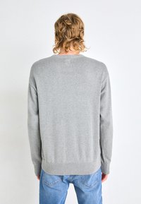 GAP Strickpullover - mottled light grey