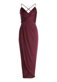 Bordowa sukienka midi z cienkimi, skrzyżowanymi ramiączkami, drapowanym materiałem i gładką teksturą. Posiada dopasowaną górę i zwiewny dół.