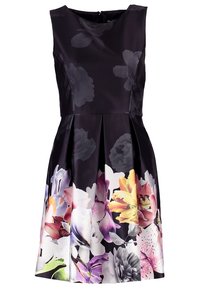 Abito senza maniche nero con un motivo floreale, caratterizzato da fiori dai colori vivaci all'orlo e un design plissettato, realizzato in tessuto morbido.