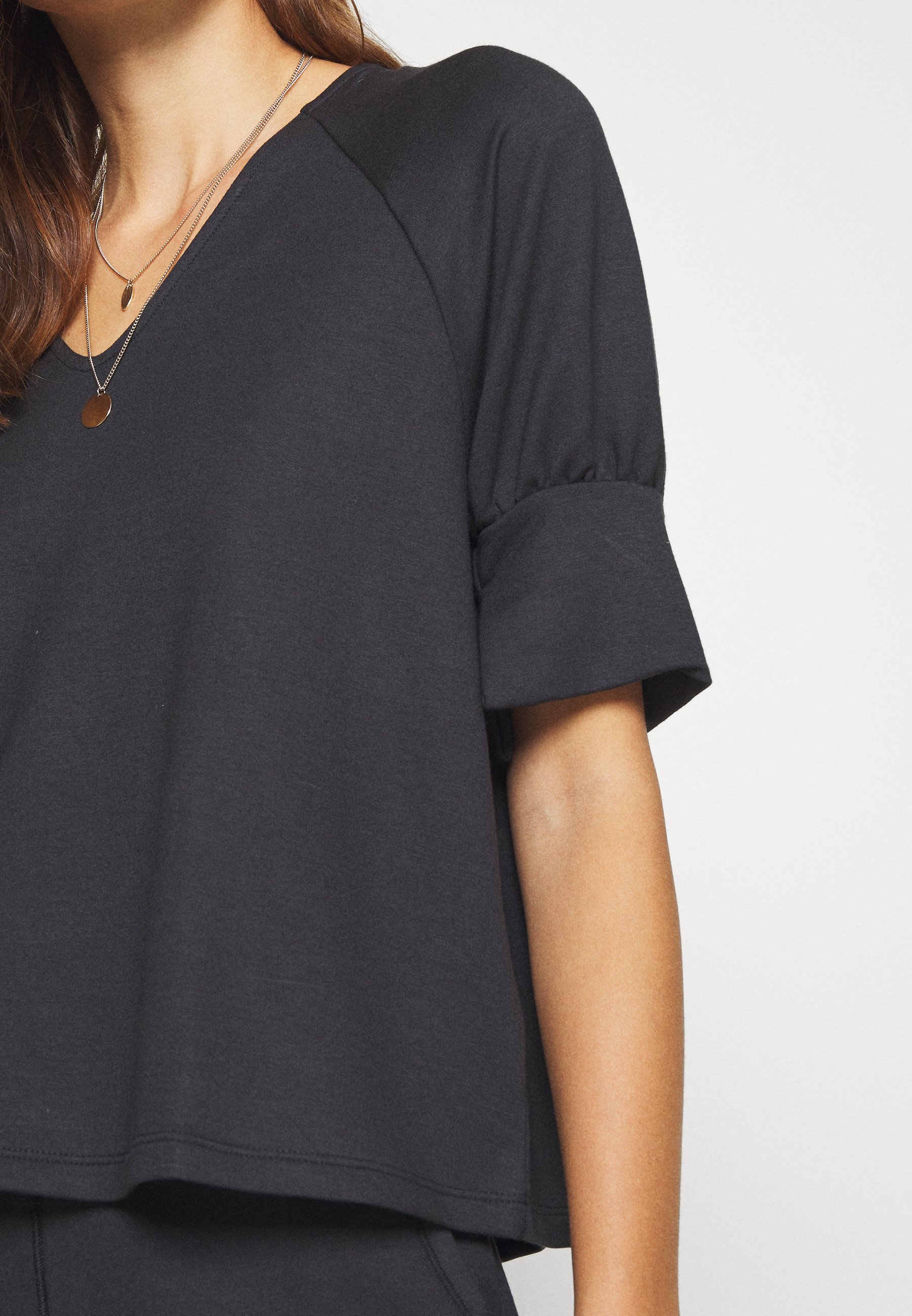 Lounge Nine SELMA Sweatshirt pitch black Zalando.no Lounge Nine SELMA PANTS Bukse pitch black Zalando.no