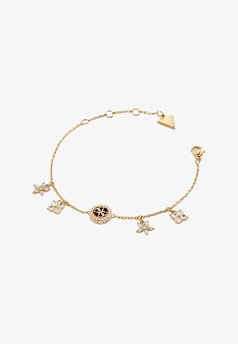 Delicato braccialetto con catena in oro con ciondoli di fiori e farfalle impreziositi da cristalli e un ciondolo centrale circolare con un logo nero e oro.