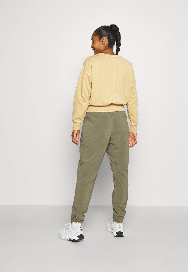 columbia pleasant creek warm jogger