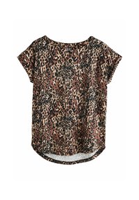Top in stampa leopardo, maniche corte, scollatura rotonda, sfondo beige con macchie marroni e nere, texture morbida, orlo curvo.