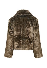 Barna műszőrme cropped dzseki, puha textúrával, széles gallérral és hosszú ujjak. Simító, egyenletes felülete van, természetes fényességgel.