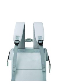 Zaino azzurro chiaro con spallacci imbottiti, cinghie regolabili e compartimento con zip. Realizzato in materiale sintetico testurizzato.