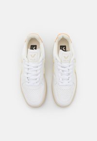 Veja V-10 - Sportcipő - white