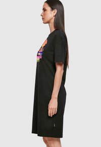 Merchcode SUMMER VIBES SUNSET SLIT - Trikotaažkleit - black
