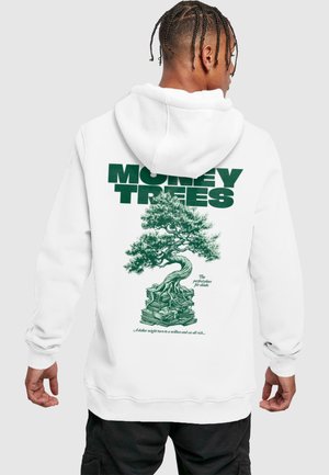 Felpa bianca con una grafica verde di un albero che cresce da un cumulo di soldi, con il testo in grassetto "MONEY TREES" e un testo più piccolo sotto l'illustrazione.