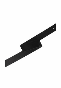 Zwarte leren riem met een gladde textuur, vlak ontwerp en een enkele ronde gat aan één uiteinde voor bevestiging.