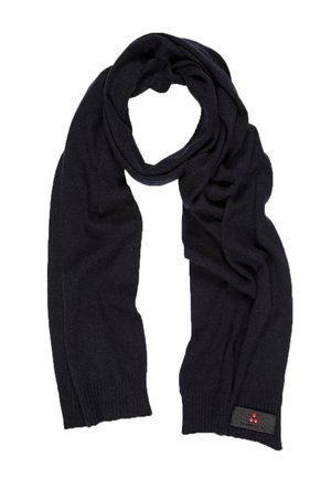 Sciarpa blu scuro realizzata in tessuto soffice, con una texture a coste e un'etichetta con logo con accenti rossi su un'estremità.