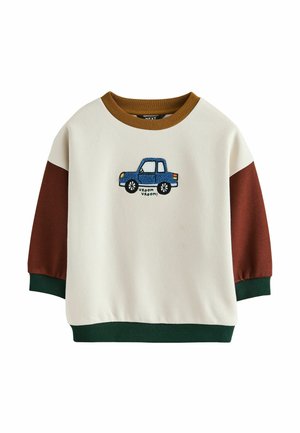 Cremefarvet sweatshirt med brune ærmer, grønne manchetter og krave, med en blå lastbilsgrafik med teksten ""VROOM VROOM!"" på brystet.