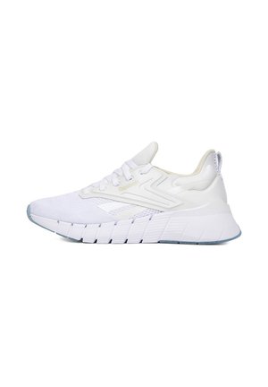 - Obuwie do biegania treningowe