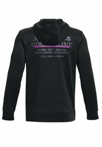 Zwarte hoodie met een trekkoord in de capuchon. De achterkant heeft gedurfde tekst in paars en grijs: "EEN COLLECTIEVE WORKOUT, ZWETEN, JE GOED VOELEN, GELUKKIG ZIJN."