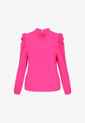 Helles pinkes Langarmoberteil mit hohem Kragen, gerafften Details an den Schultern und glatter Textur, mit einem Schlüssellochverschluss am Rücken.