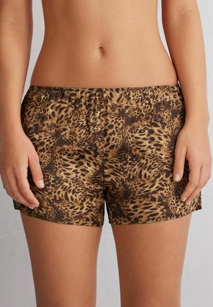 Shorts con estampado de leopardo marrón y marrón claro, con una cinturilla elástica, fabricados en un tejido suave y ligero, y con un corte relajado.